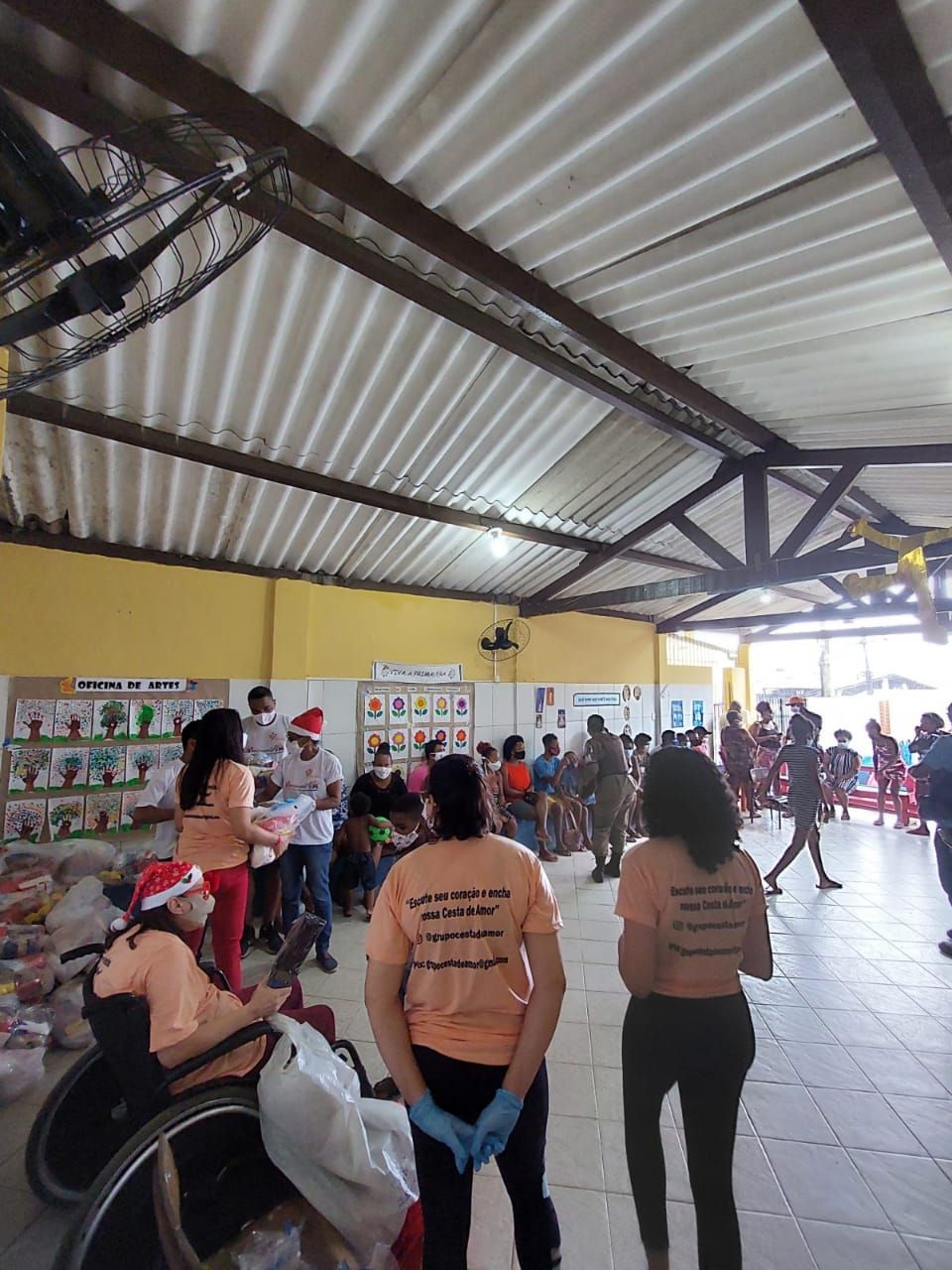 DISTRUIÇÃO DE CESTAS BÁSICAS 